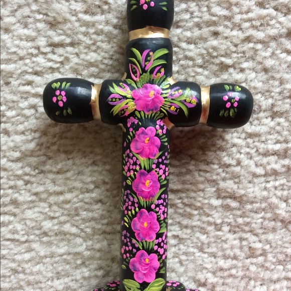 New hand painted wood cross from Chiapas, Mexico. - Picture 6 of 7